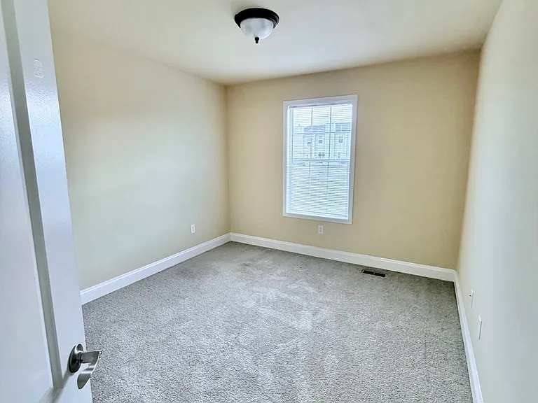 380-438 Channing Dr — Photo 17
