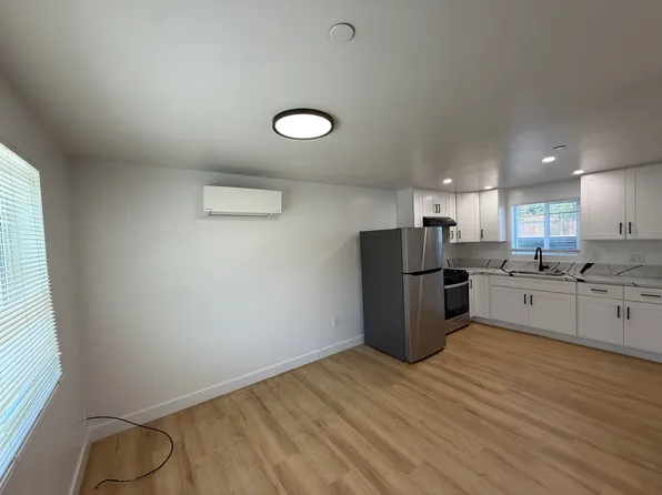 61 E Simpson St #61, Ventura, CA 93001