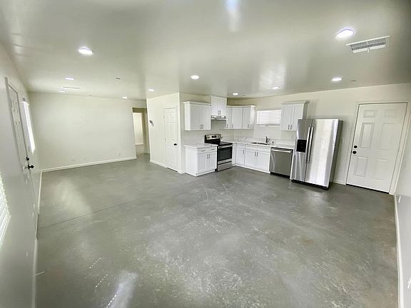 2nd image of 332 W Robertson Ave #B