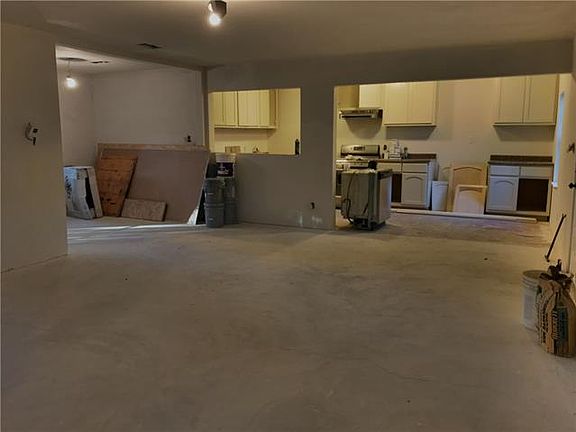 4th image of 532 Oaklawn Dr