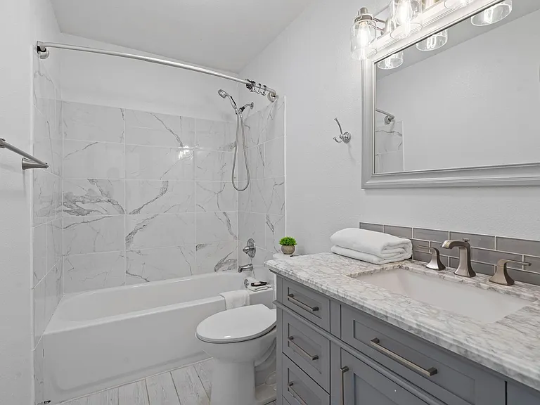 8526 N Haven Ave — Photo 32