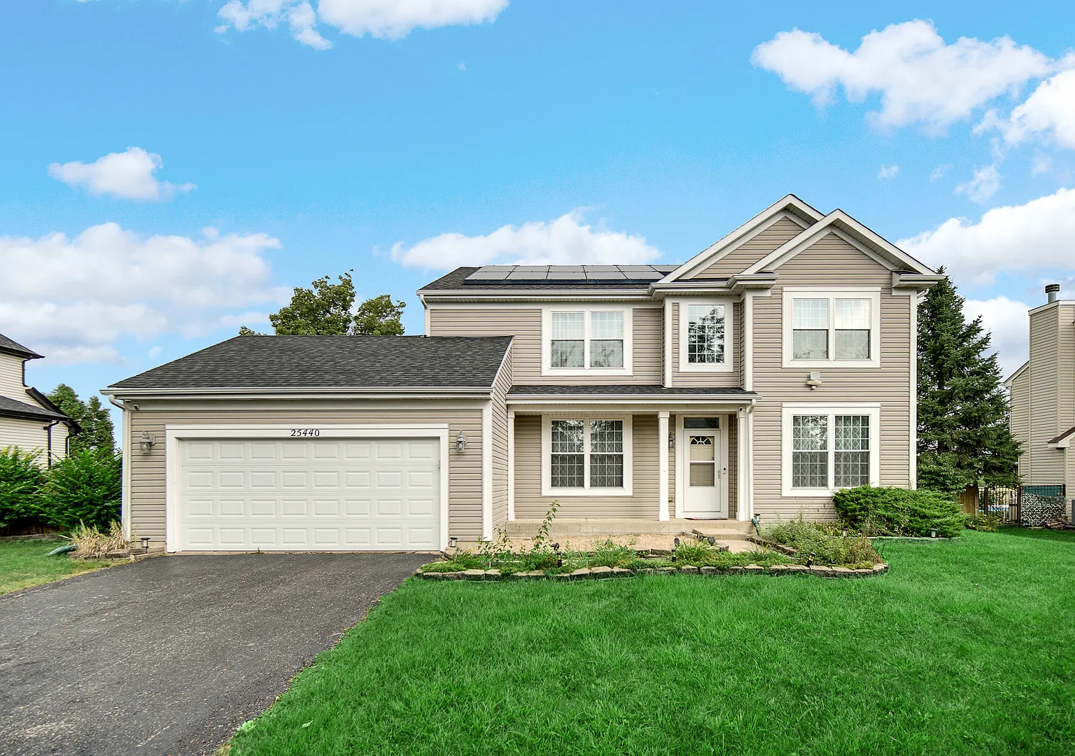 4 bed, 2.5 bath, 2501 sqft, $3,800 — Photo 1