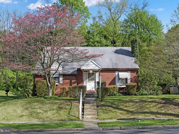 3520 Schoolhouse Ln, Harrisburg, PA 17109