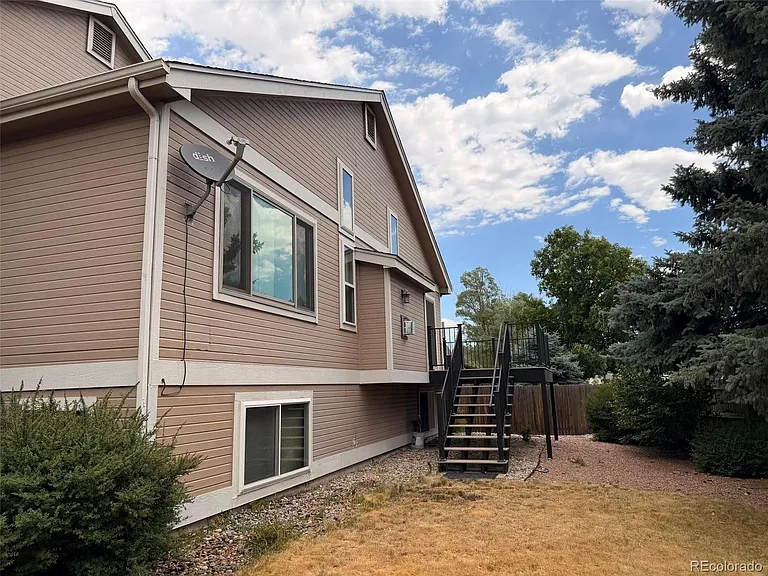 5922 Instone Cir — Photo 16