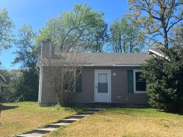 109 Hickory Grove Dr, Jacksonville, NC 28546