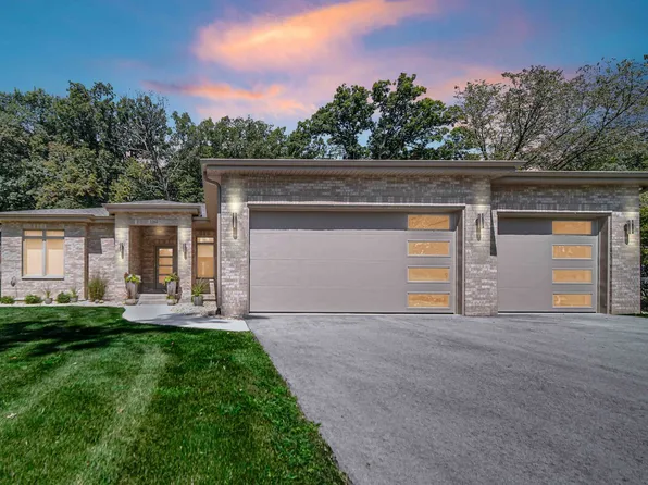 3164 E Buried Oak Dr, Crete, IL 60417