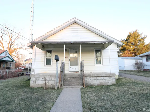 2052 Seymour Ave, Flint, MI 48503