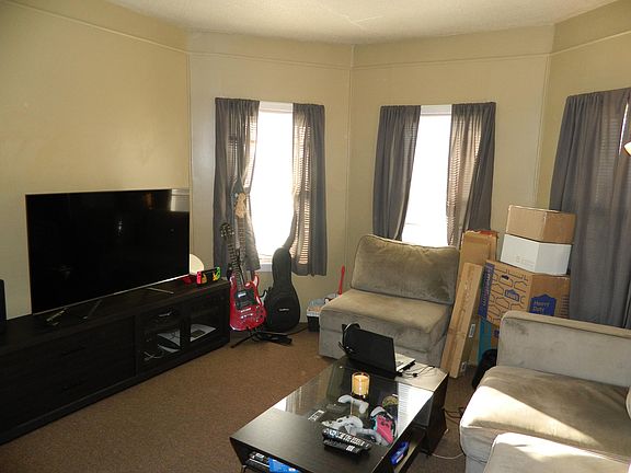 2nd image of 17 Crandall St