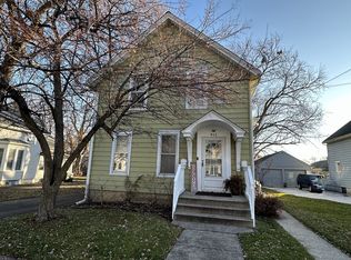 466 Jackson St, Aurora, IL 60505