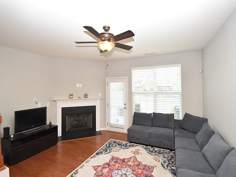 830 Cupola Dr — Photo 4