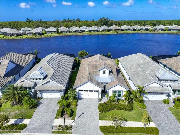 8835 Calypso Ct, Naples, FL 34112
