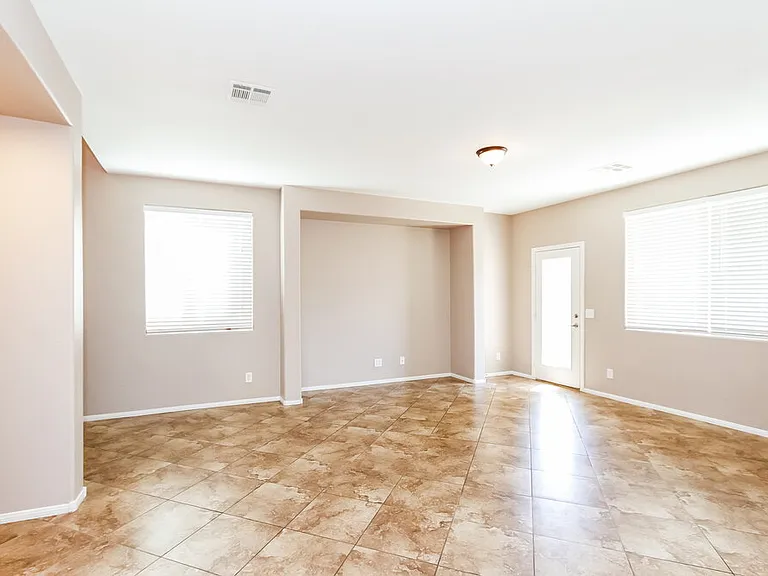 9081 Sheffield Garden Ave — Photo 4