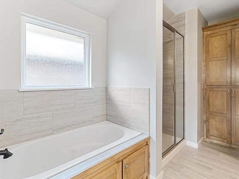 528 Hackberry Ln — Photo 11