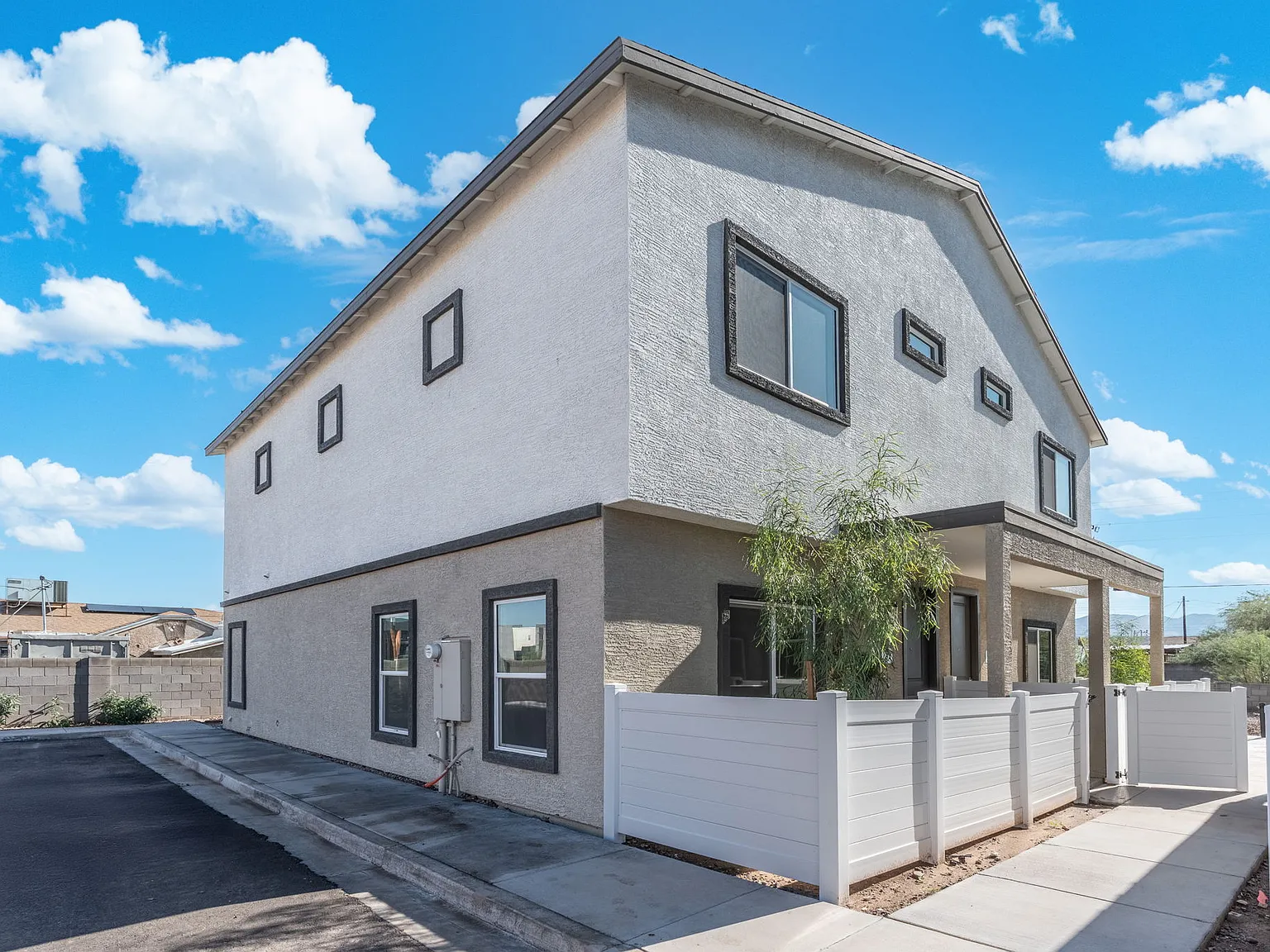 3 bed, 2.5 bath, 1700 sqft, $1,895 — Photo 1