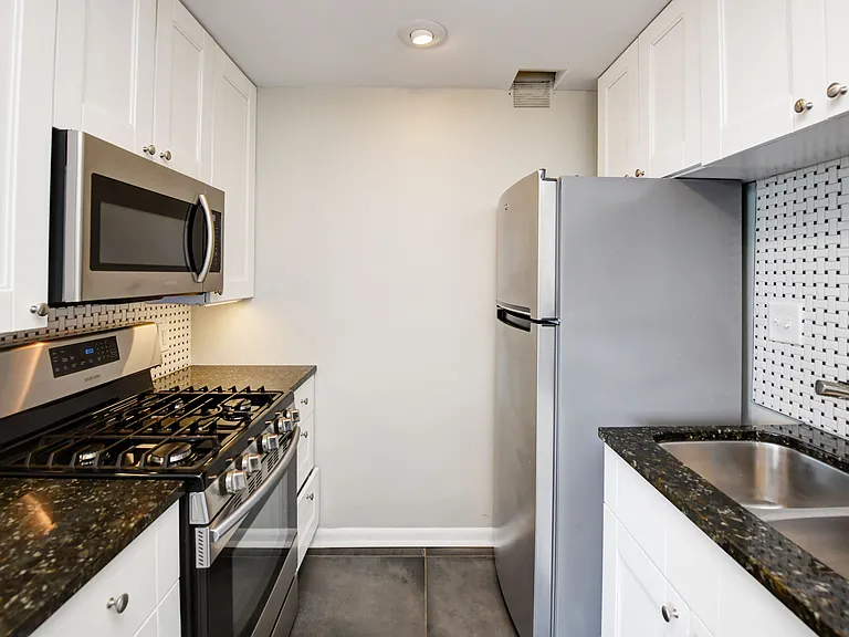 1620 E Broad St #402 — Photo 25