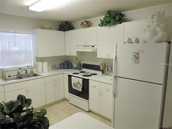 3rd image of 1040 Shoreview Dr