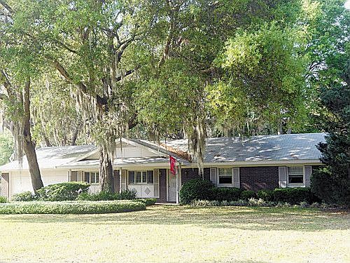 1st image of 304 Rivera Dr