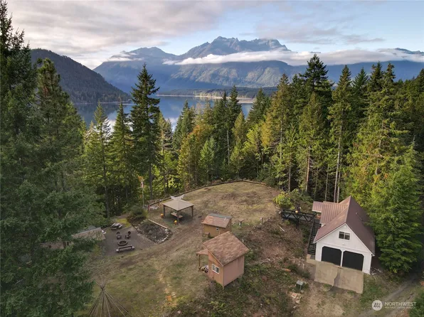 5394 N Lake Cushman Road, Hoodsport, WA 98548