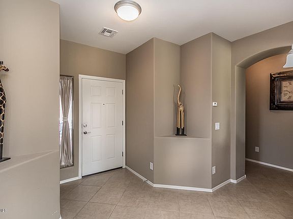 2nd image of 2907 E Coconino Dr