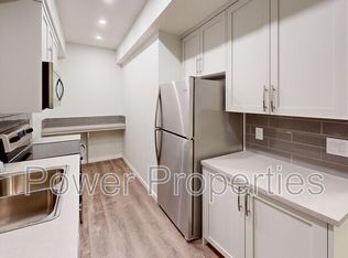 24 Lucas Cres NW, Calgary, AB T3P1M7