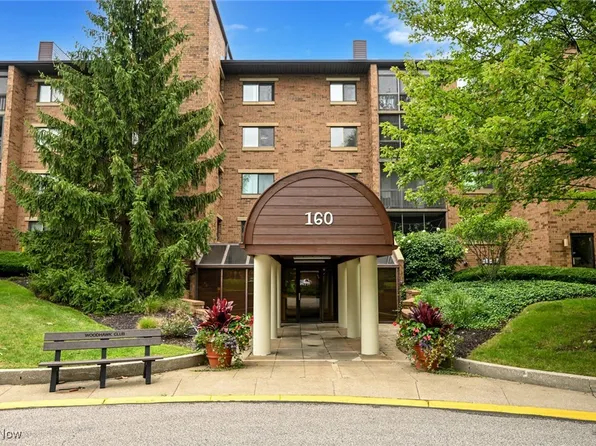 160 Fox Hollow Dr APT 401, Cleveland, OH 44124