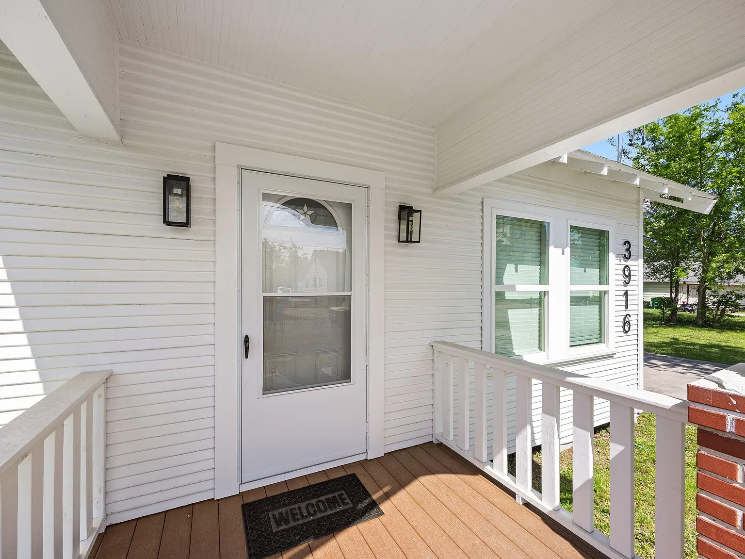 3 bed, 2.0 bath, 1316 sqft, $2,500 — Photo 4