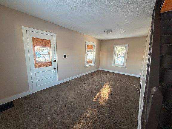 3rd image of 150 Parkway St