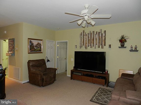 5th image of 2 Hanover Dr