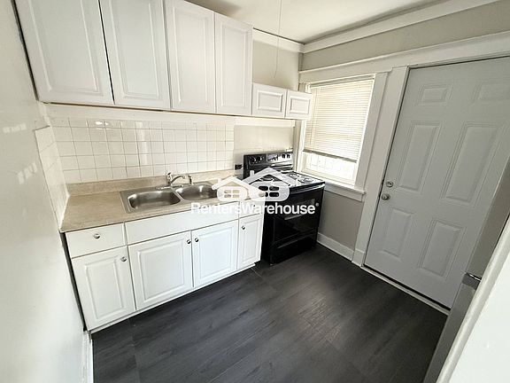 5th image of 3113 Thompson Ave APT 3W