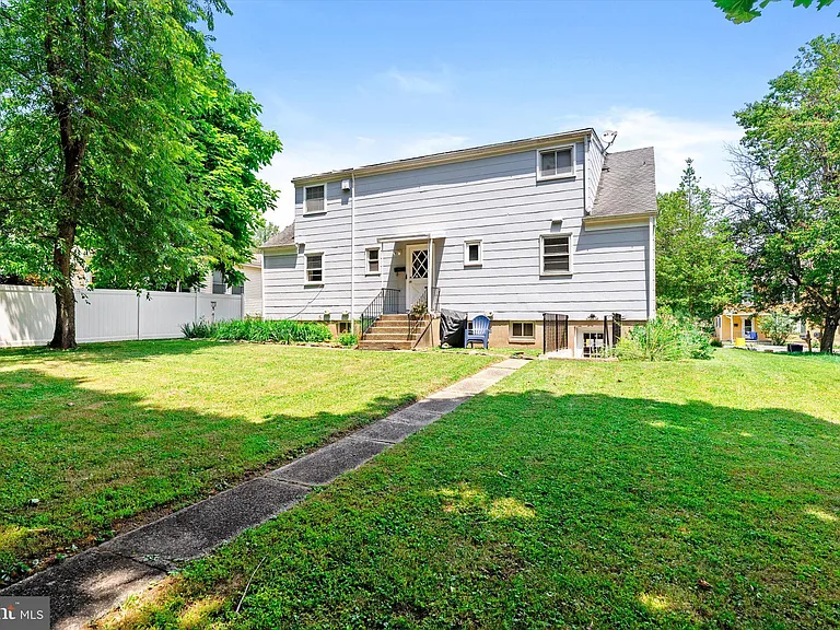 4 Pierson Pl #B — Photo 19