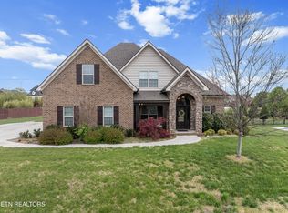 1432 Edenbridge Dr, Alcoa, TN 37701