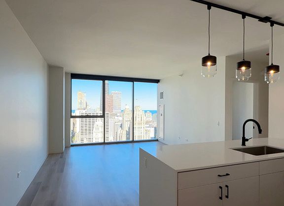 3rd image of 66 E Wacker Pl