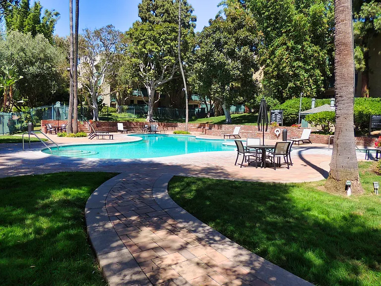 412 N Bellflower Blvd #208 — Photo 12