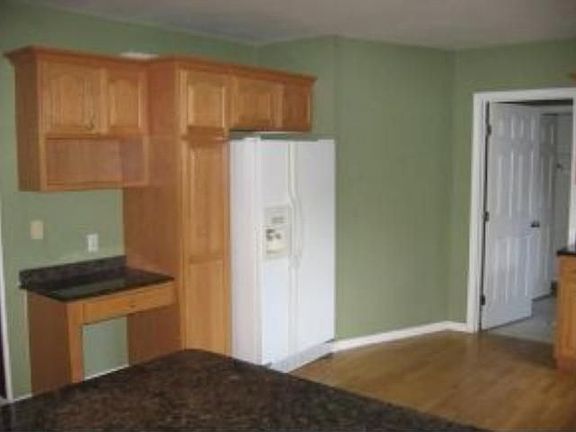 3rd image of 1 Buckingham Dr