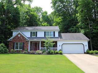 8548 Harvest Home Dr, Mentor, OH 44060