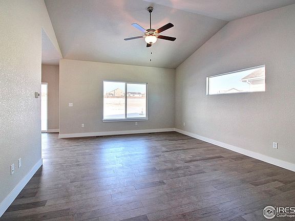 3rd image of 4121 Carrara St