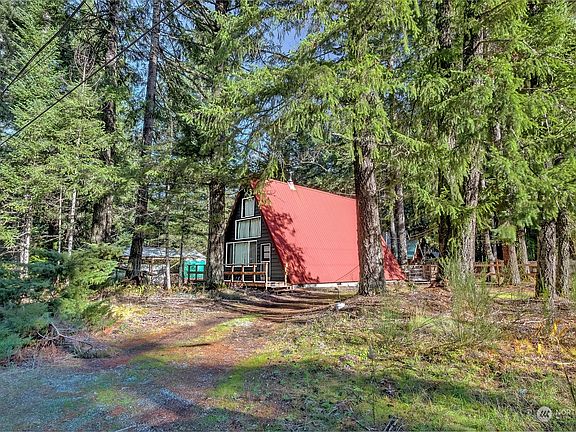 3rd image of 132 Cowlitz View Drive
