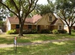 2805 Peach Ln, Pasadena, TX 77502