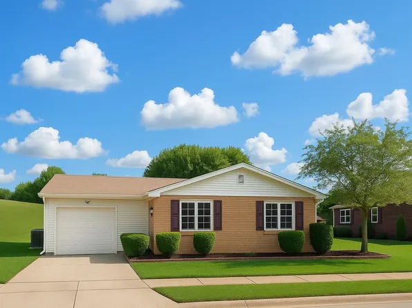 627 Lee St, Connersville, IN 47331