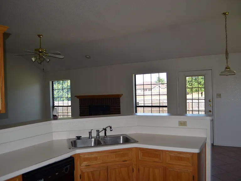 2521 Creek Dr — Photo 17