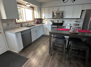 N115W16683 Westminster Ct, Germantown, WI 53022