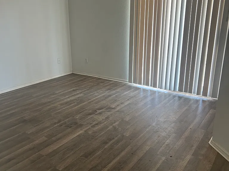 25562 Calabria Dr — Photo 2