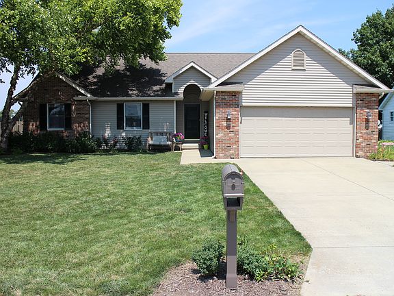 2nd image of 219 Brookside Glen Dr