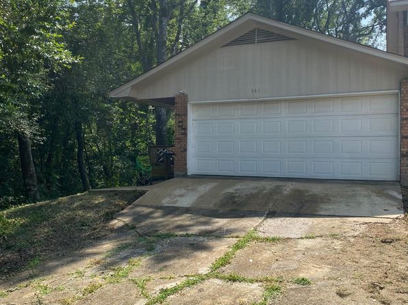 541 Woodland Hills Pl