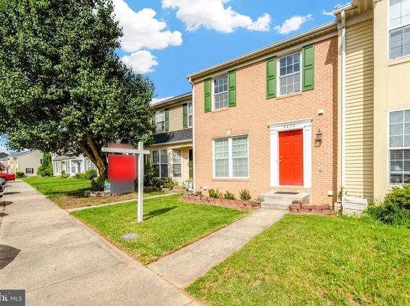 9236 Andrew Dr, Manassas Park, VA 20111