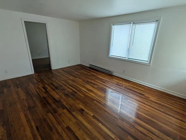 3614-3628 Summers Ln — Photo 2