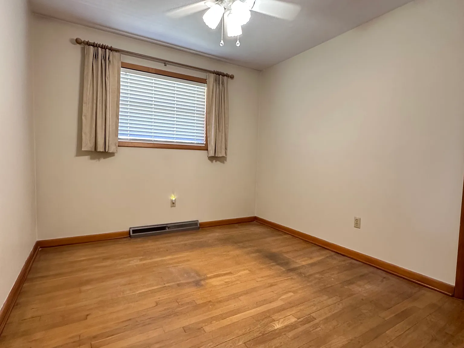 3 bed, 1025 sqft, $1,800 — Photo 4