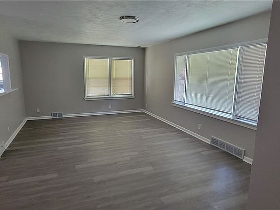 2nd image of 2707 Larchview Dr