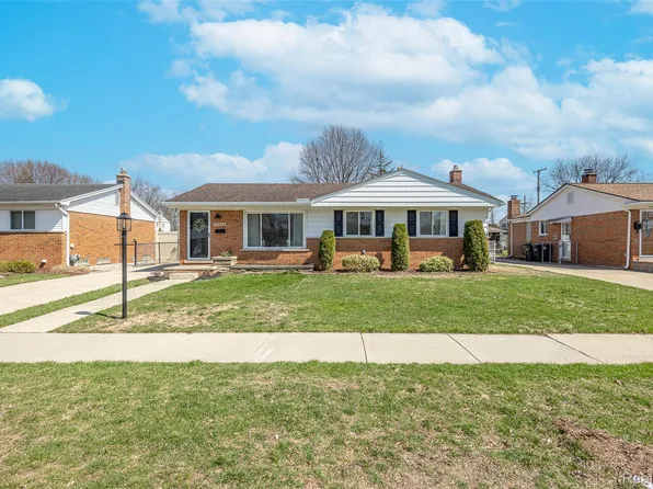 19436 Donna St, Livonia, MI 48152