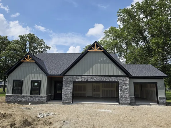 630 W Lake Dr, Lakeview, OH 43331
